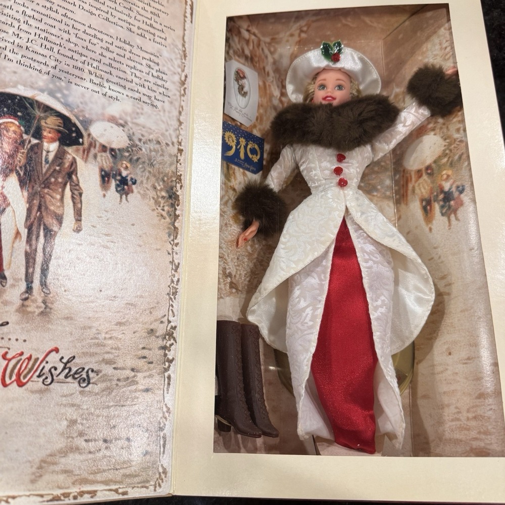 1995 HOLIDAY MEMORIES BARBIE Doll Hallmark Special Edition 1995 Mattel 14106 NEW